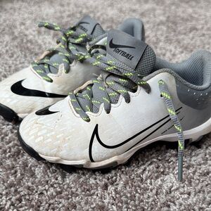 Nike Kids' White and Gray Softball Cleats